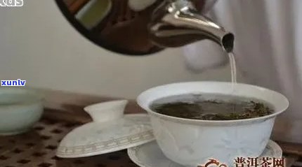 普洱茶饼能泡几次：探讨冲泡次数与口感体验