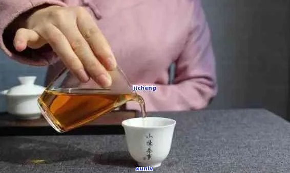 喝茶顺时针倒水