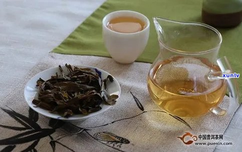 普洱茶泡水后颜色