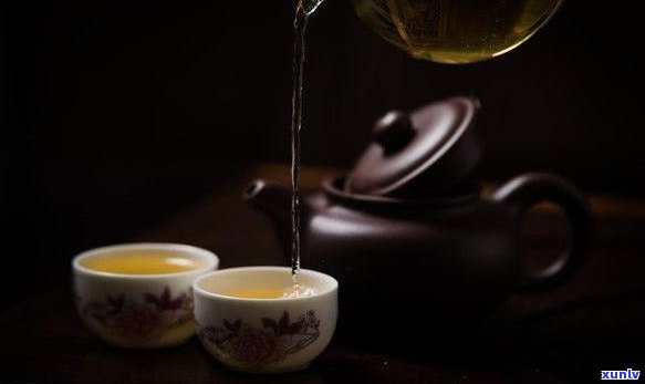 普洱茶的健益处与适宜饮用年龄探讨：适合什么年龄的人喝？