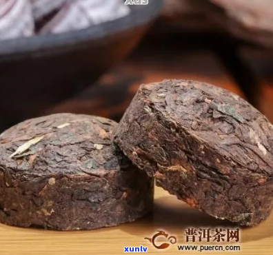 灏忛小金饼普洱茶：功效、作用与健益处详解