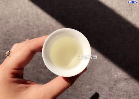 新喉咙出血的自然疗法：哪些茶可以缓喉咙不适并促进愈合？