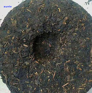 '08年兴海熟普洱茶最经典款：7593与2006熟茶，兴海茶厂精选熟普。'