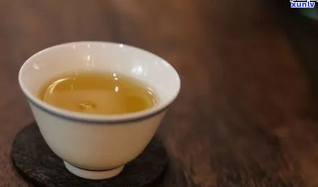 普洱茶和什么一起泡水喝：搭配与口感提升方案