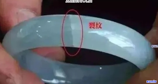 翡翠微裂修复与选购全攻略：如何处理与挑选无瑕疵的翡翠