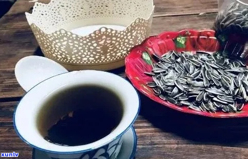 新 普洱茶品饮时的瓜子食用：时机与注意事项