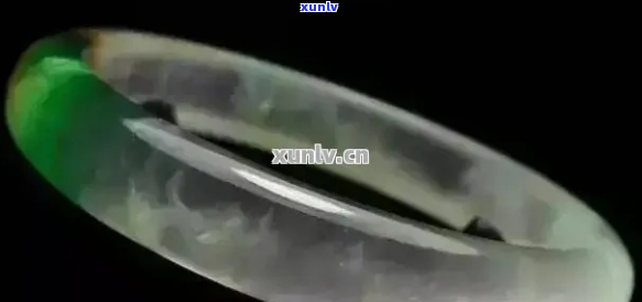 翡翠晶体线的刮手性：真相揭秘与使用注意事项