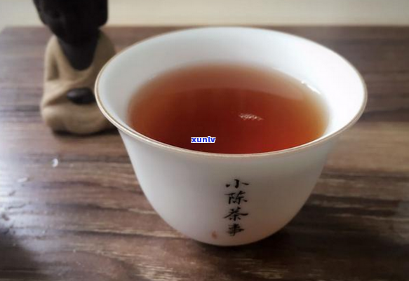 红茶黑茶白茶的区分 *** 及功效：如何辨别和理解各类茶叶的不同之处？