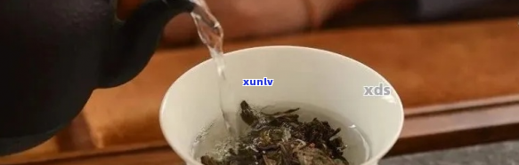 普洱茶冲泡水指南：探索适宜的水以完美冲泡出茶香