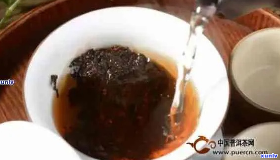 熟普洱茶茶艺的精髓：探究传统技艺与现代泡饮法