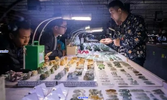 翡翠市场季节波动探析：淡旺季对价格的影响